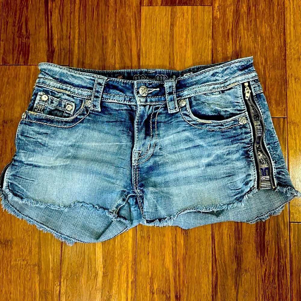 Miss Me zipper side jean short
